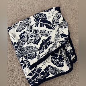 Baby Be Mine Blue And White‎ Leaves Blanket